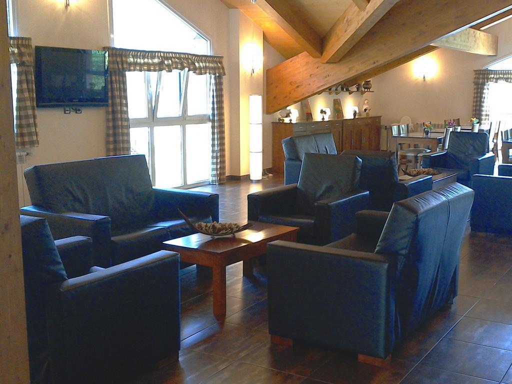 Aparthotel Rialb El Serrat Bagian luar foto