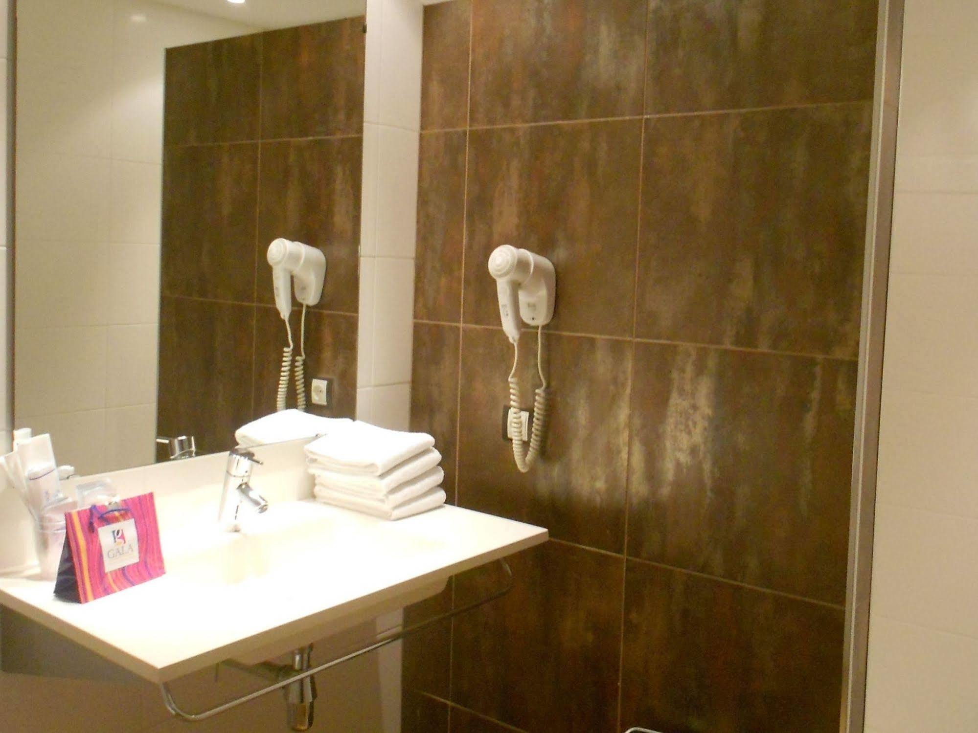 Aparthotel Rialb El Serrat Bagian luar foto