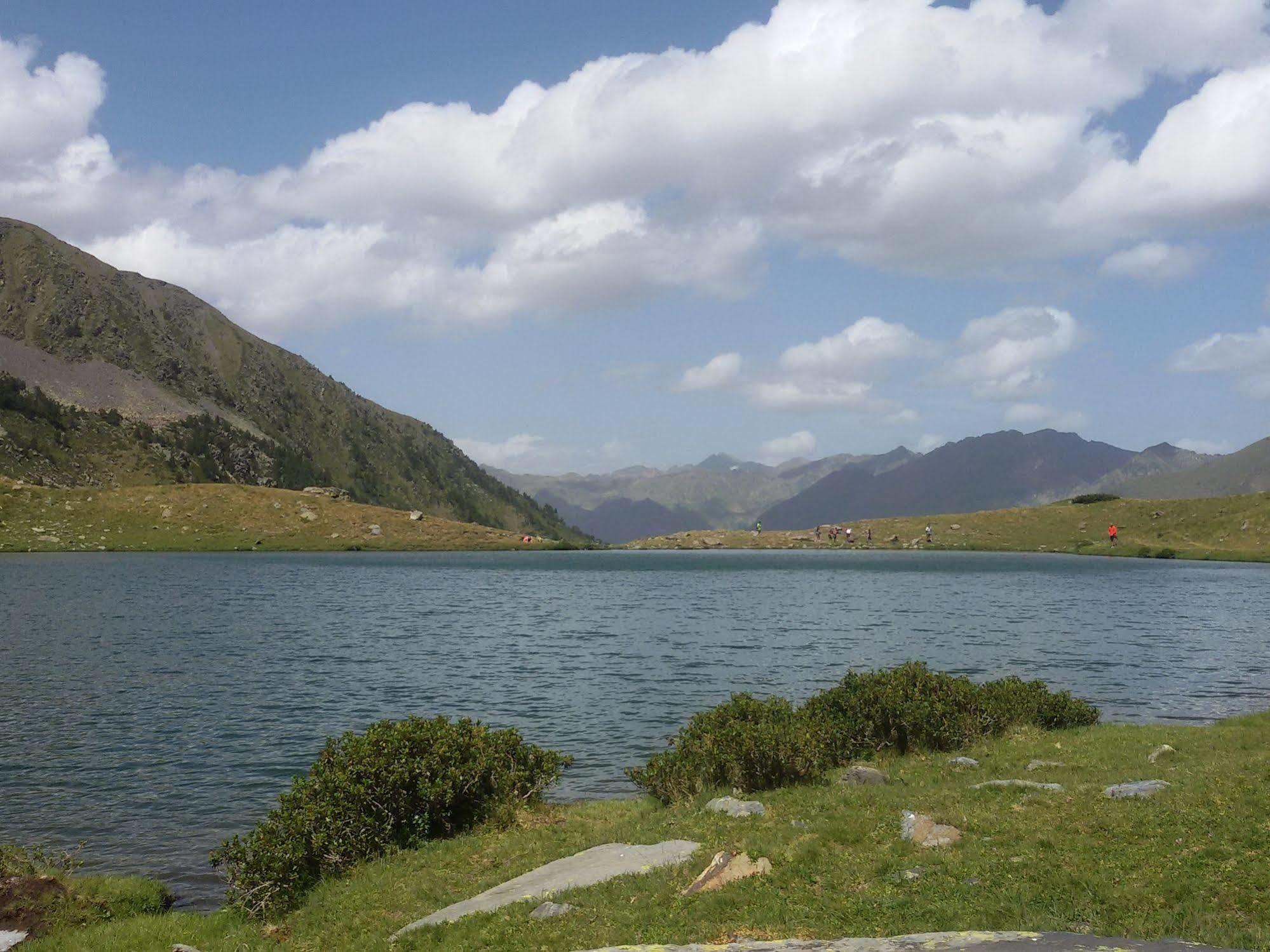 Aparthotel Rialb El Serrat Bagian luar foto